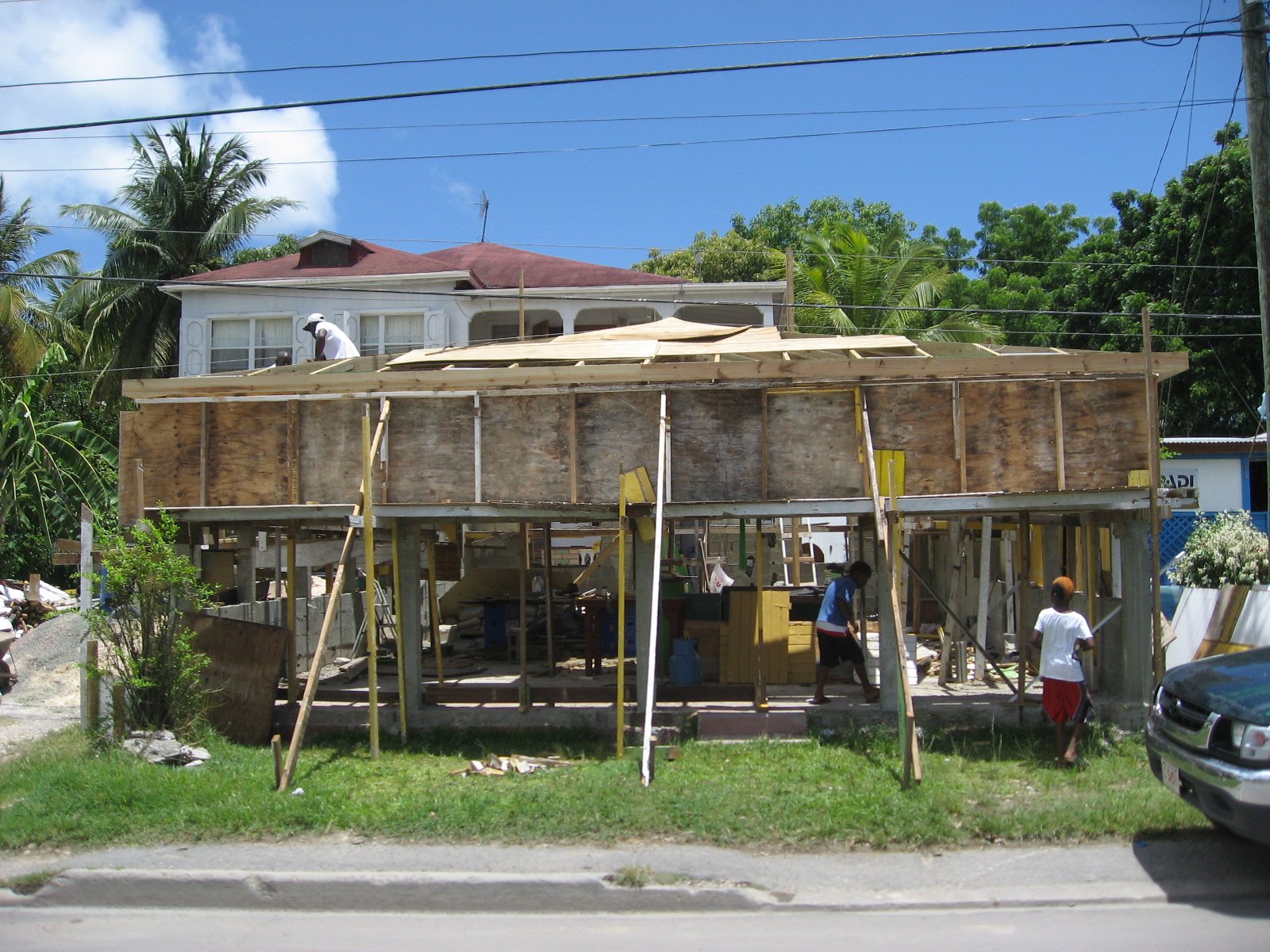 Antigua Construction